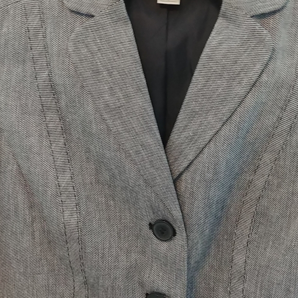 Ann Taylor - Picture 2 of 5